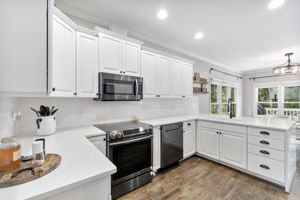 04 - 126 Red Brook Ln - Kitchen (1)