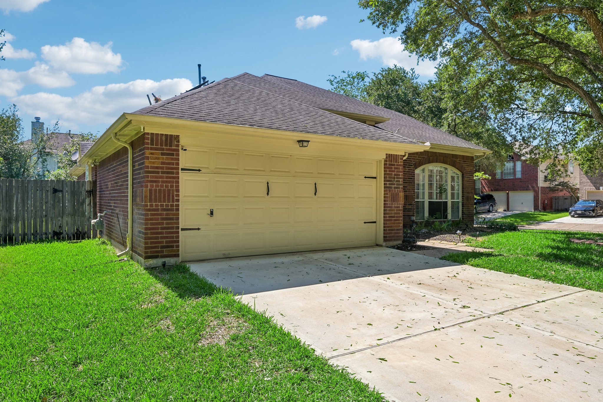 Selkirk Dr-S0405-003.jpg