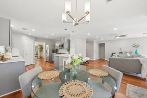 Selkirk Dr-S0405-018.jpg