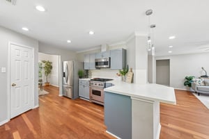 Selkirk Dr-S0405-024.jpg