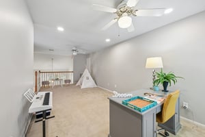 Selkirk Dr-S0405-038.jpg