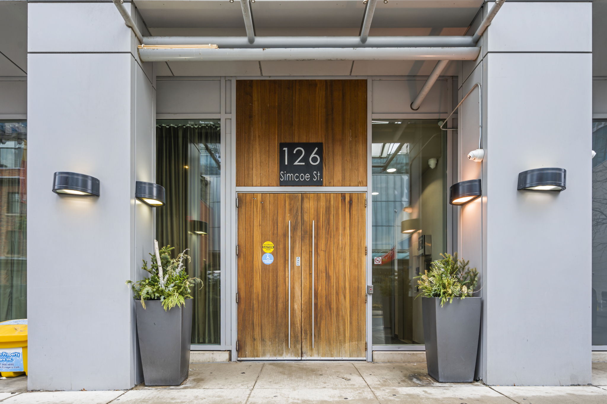 126 Simcoe St Unit 1806 Toronto, ON M5H 4E6