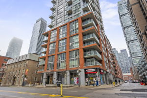 126 Simcoe St Unit 1806, Toronto ON