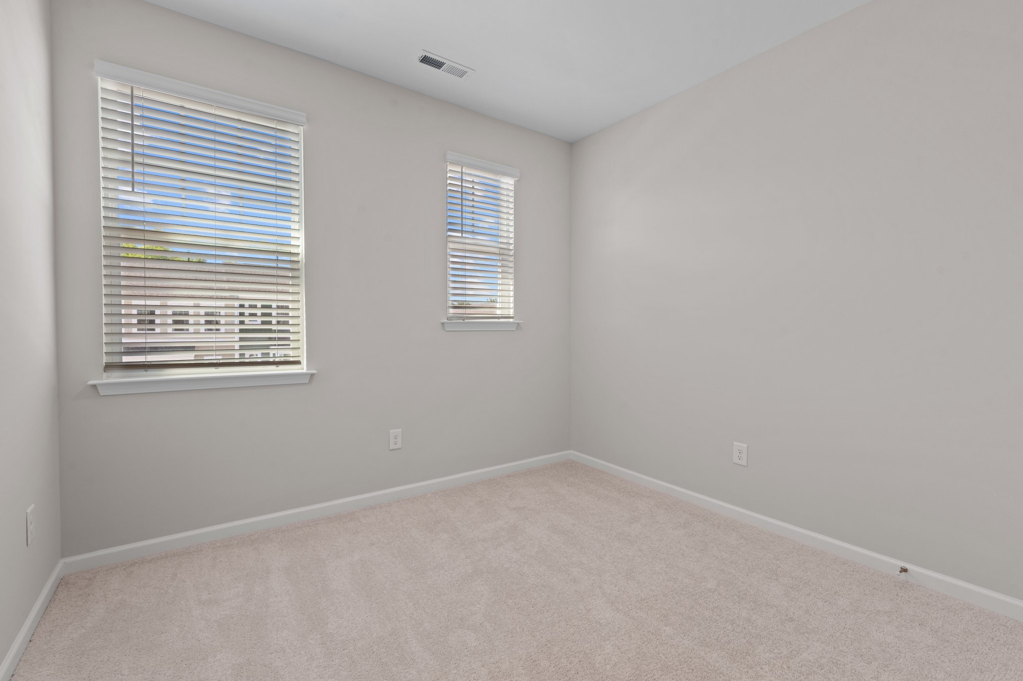 1260 Commack Dr, Durham, NC 27703, USA Photo 28