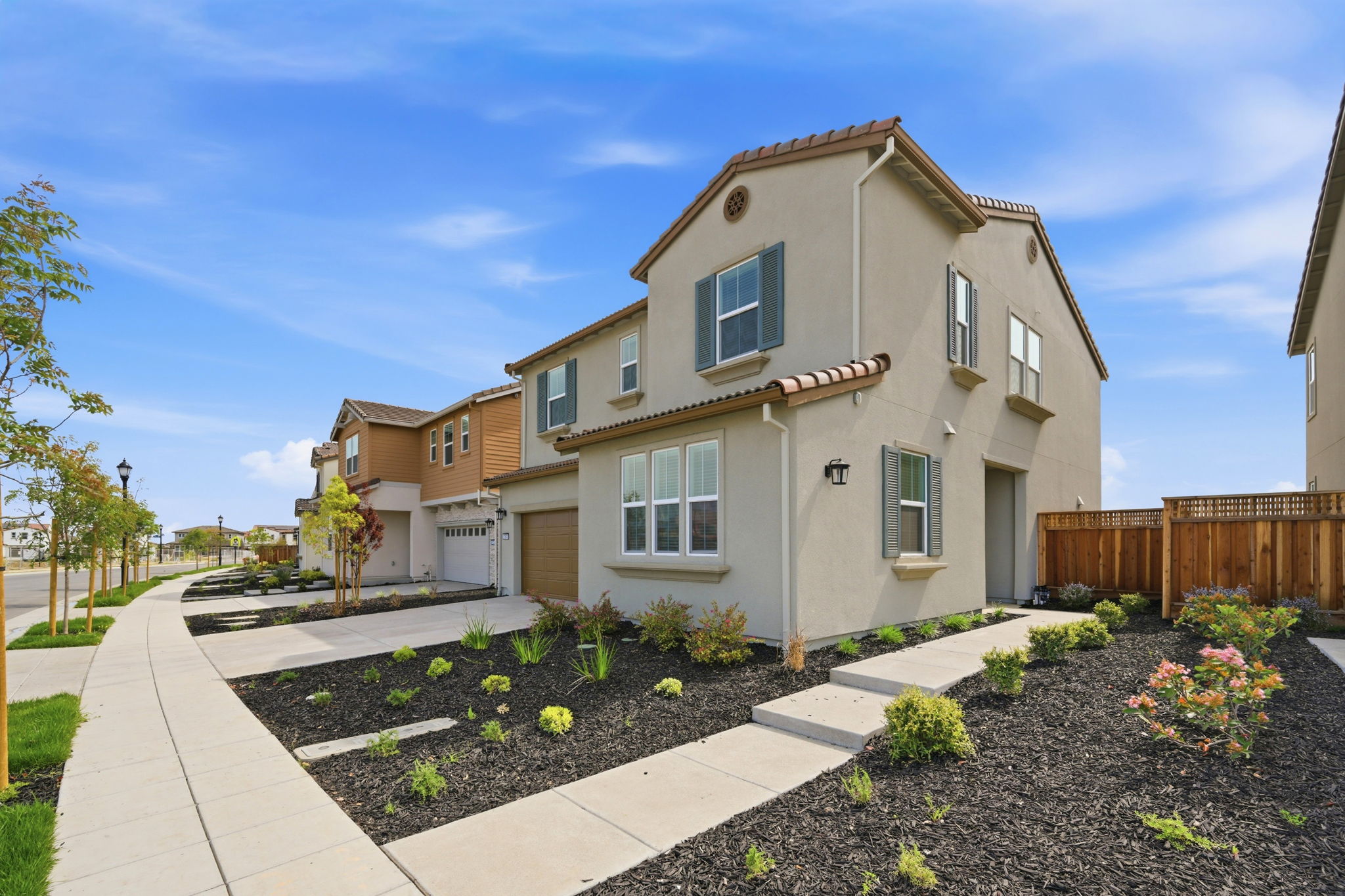 002_F8_1260 N Robiolo Wy