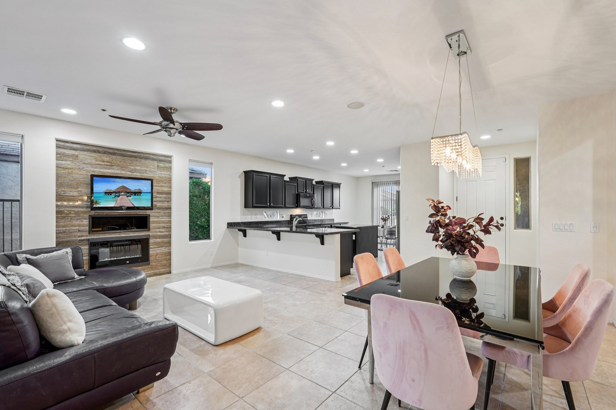 W Rosewood Ln-S1811-011.jpg