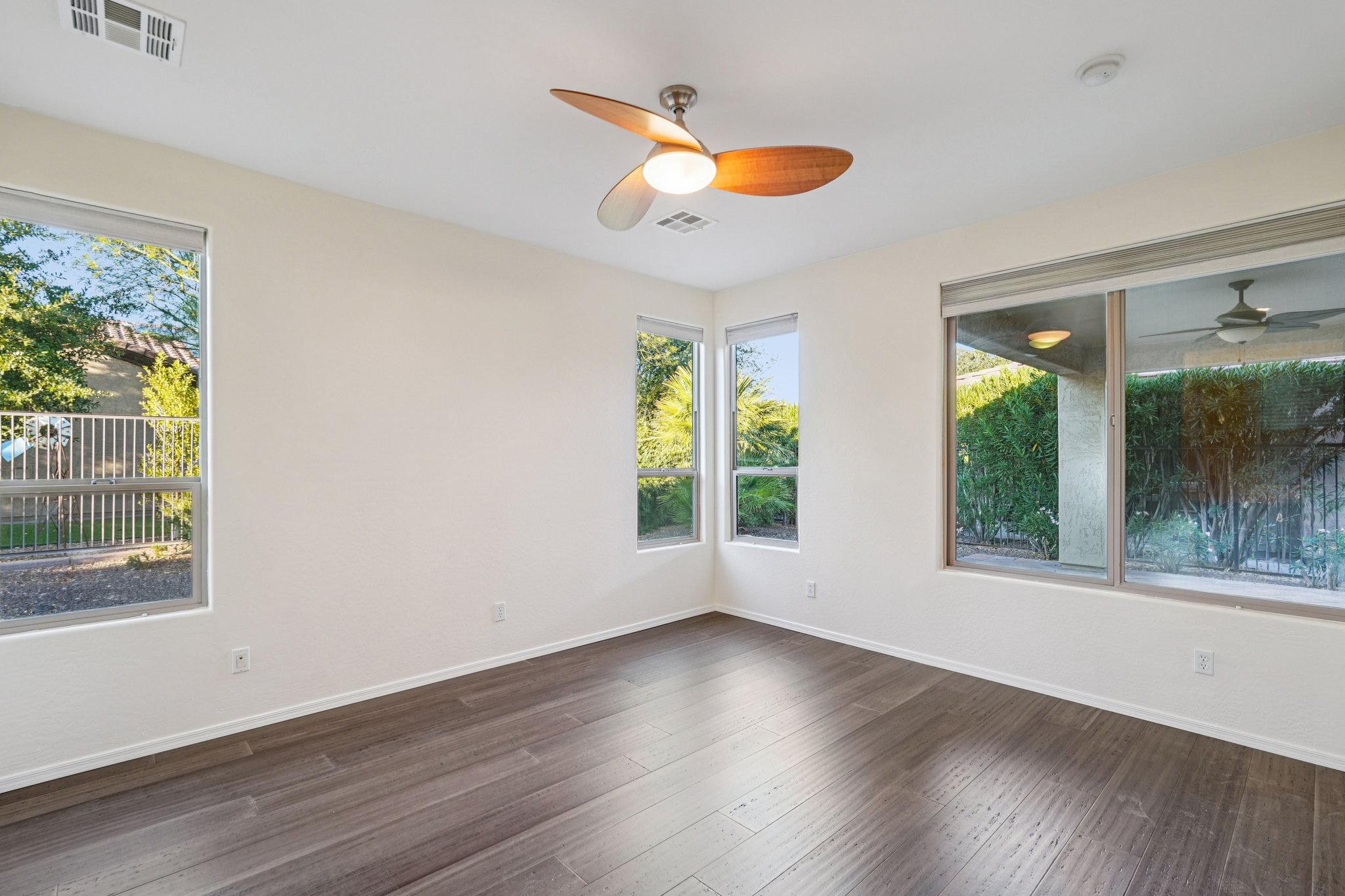 W Rosewood Ln-S1811-025.jpg