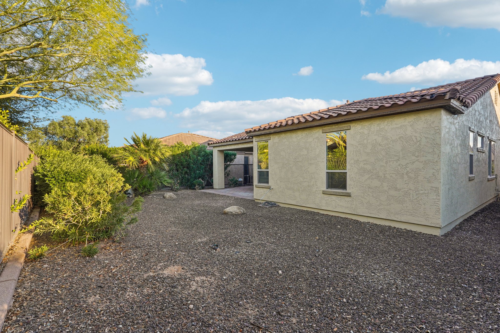 W Rosewood Ln-S1811-033.jpg