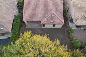 W Rosewood Ln-S1811-046.jpg