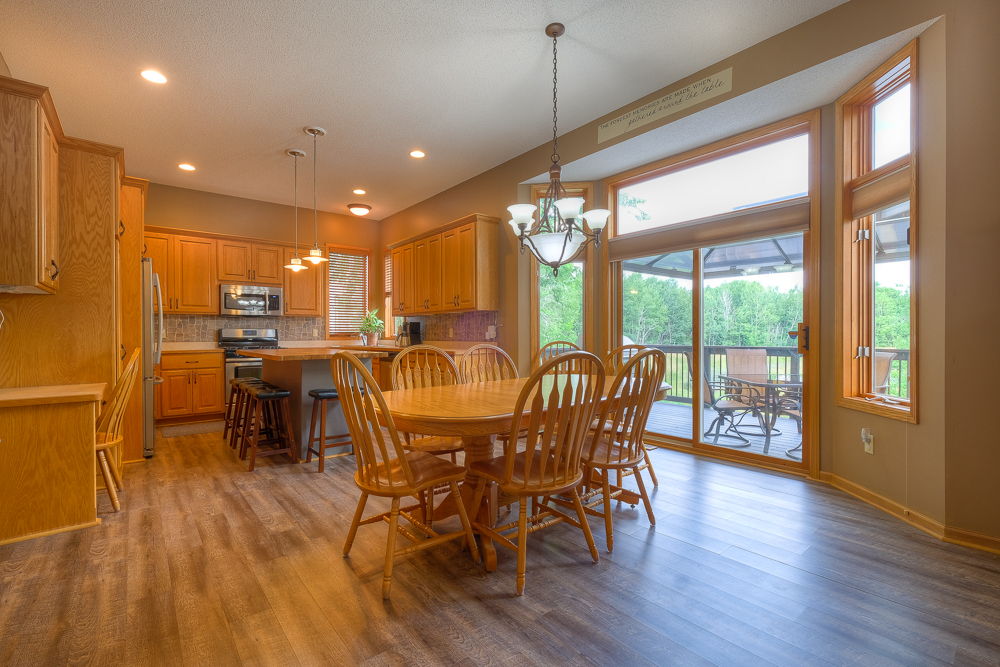 Kitchen/Breakfast Area