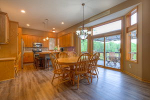 Kitchen/Breakfast Area