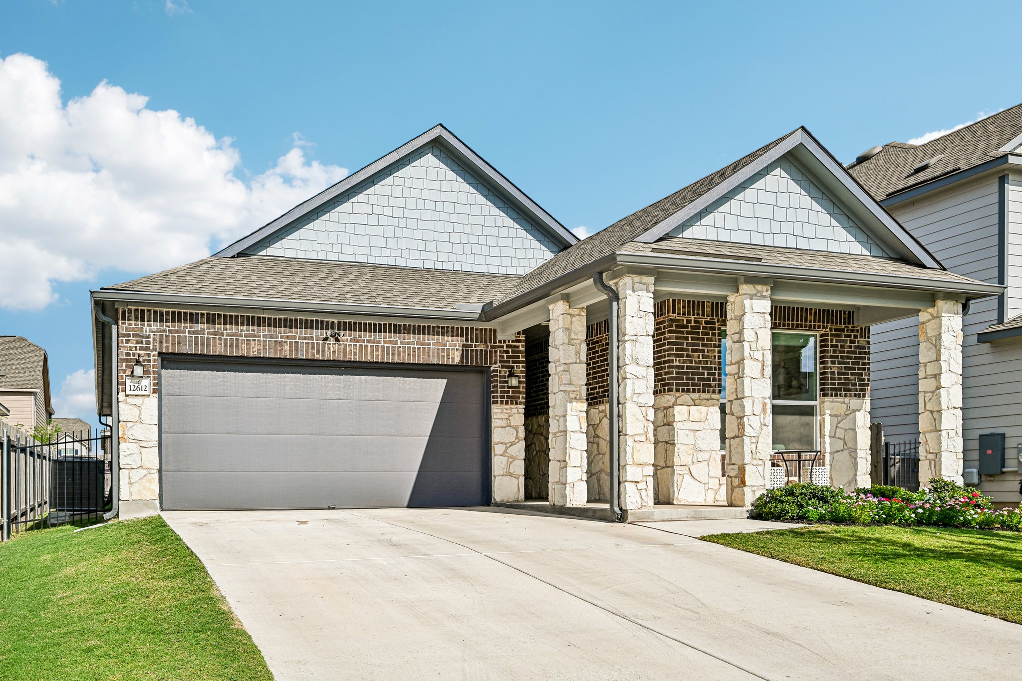 Oxford Vineyard Ln-S1009-002.jpg