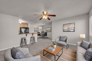 DSC_2316 virtually staged.jpeg