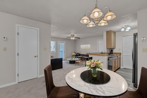 DSC_2327 virtually staged.jpeg