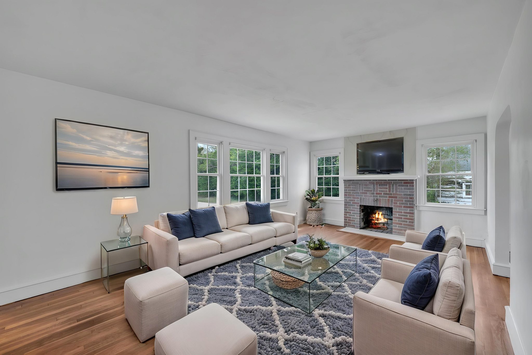 DSC_9724 virtually staged.jpeg