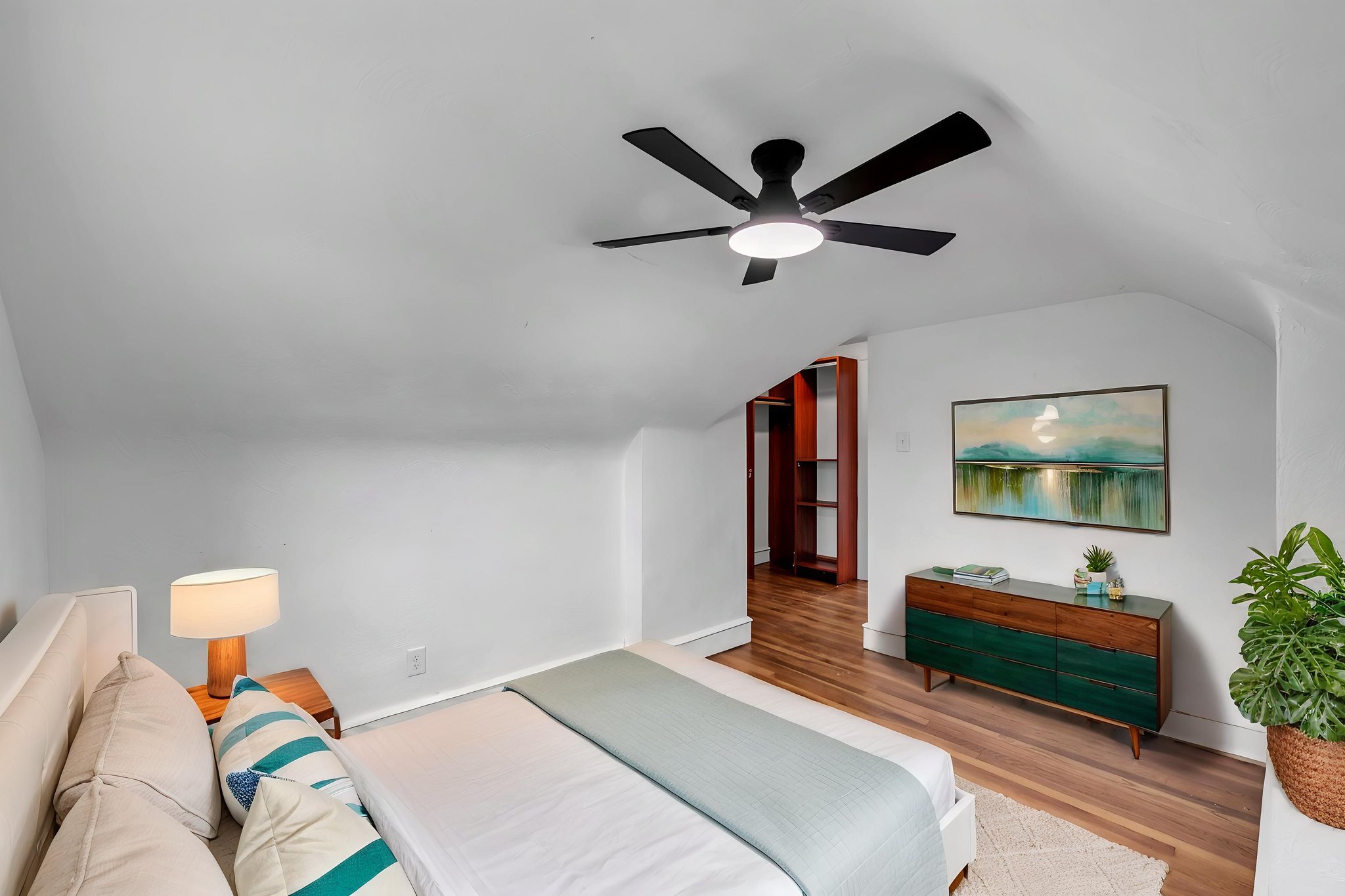 DSC_9763 virtually staged.jpeg