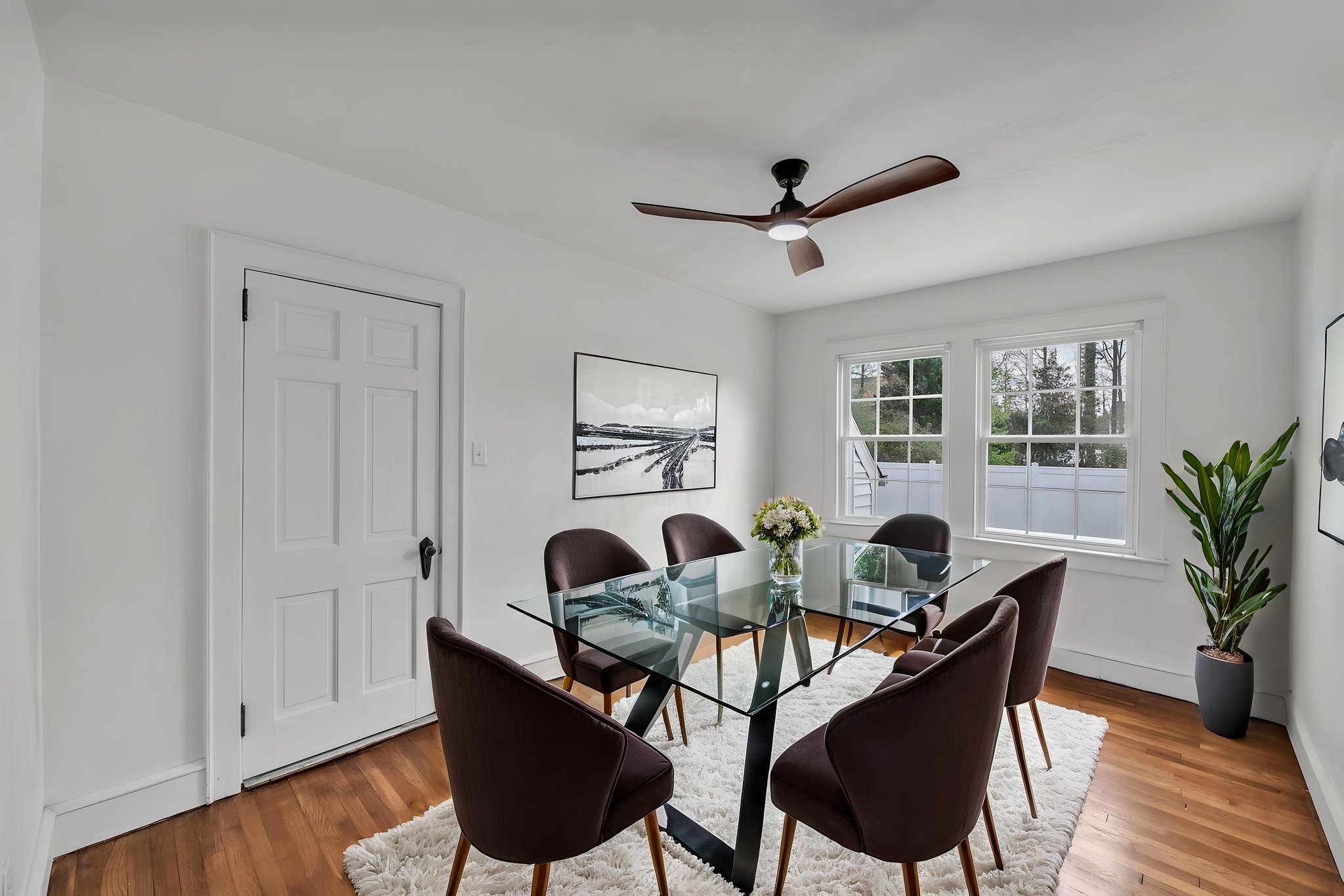 DSC_9781 virtually staged.jpeg