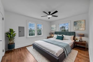 DSC_9733 virtually staged.jpeg