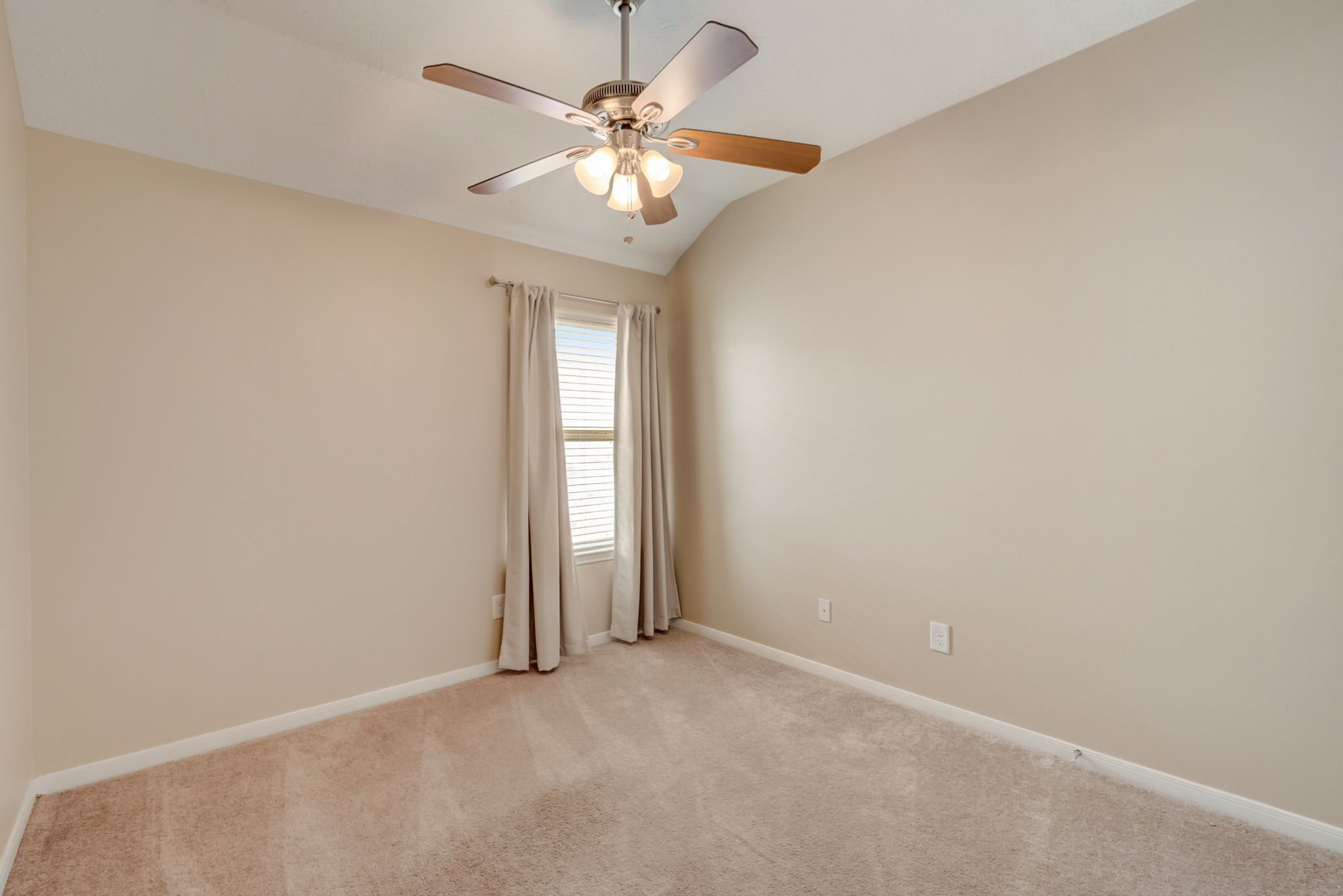 Ember Village Ln-026