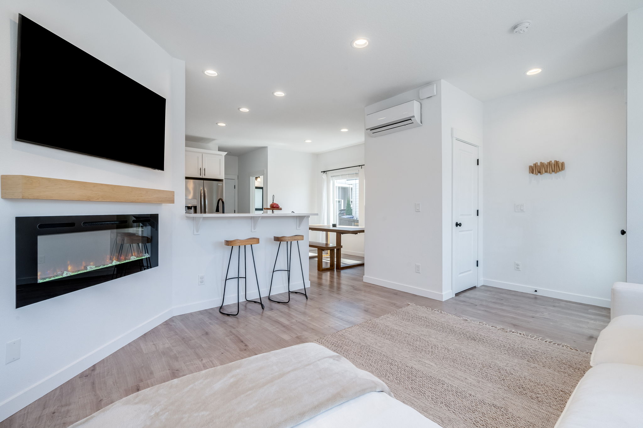 Foyer/Dining/Living Room