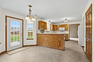 Kitchen/Breakfast Area