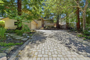 001_F8_1265 Altschul Ave