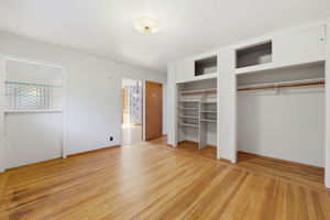 020_F8_1265 Altschul Ave