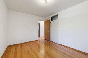 024_F8_1265 Altschul Ave