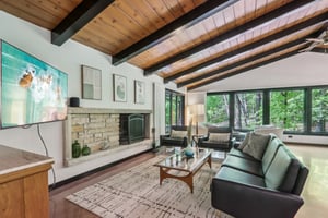Valley Ridge Dr-2805-015.jpg
