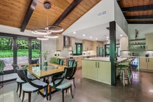 Valley Ridge Dr-2805-016.jpg