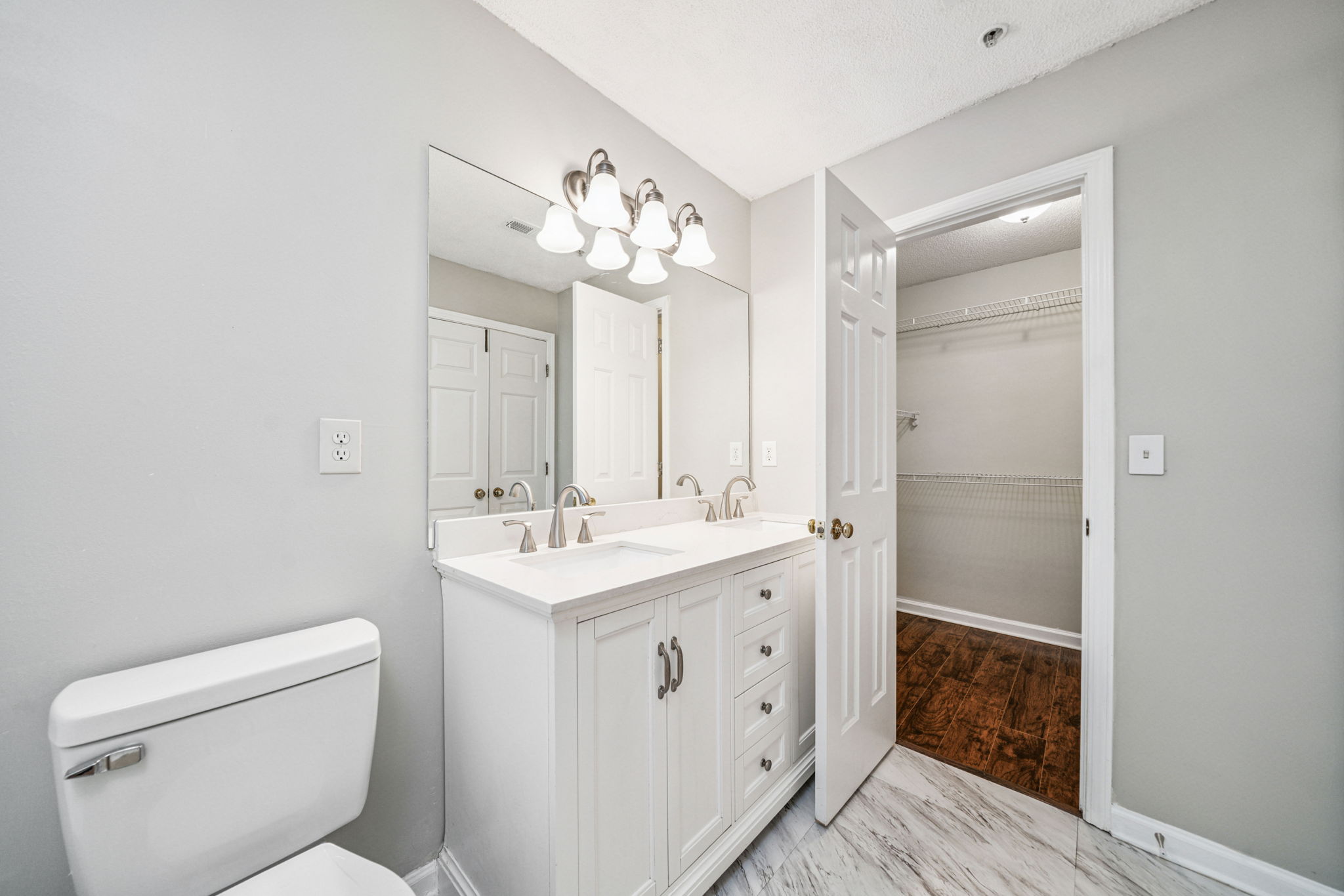 Primary Bedroom Closet