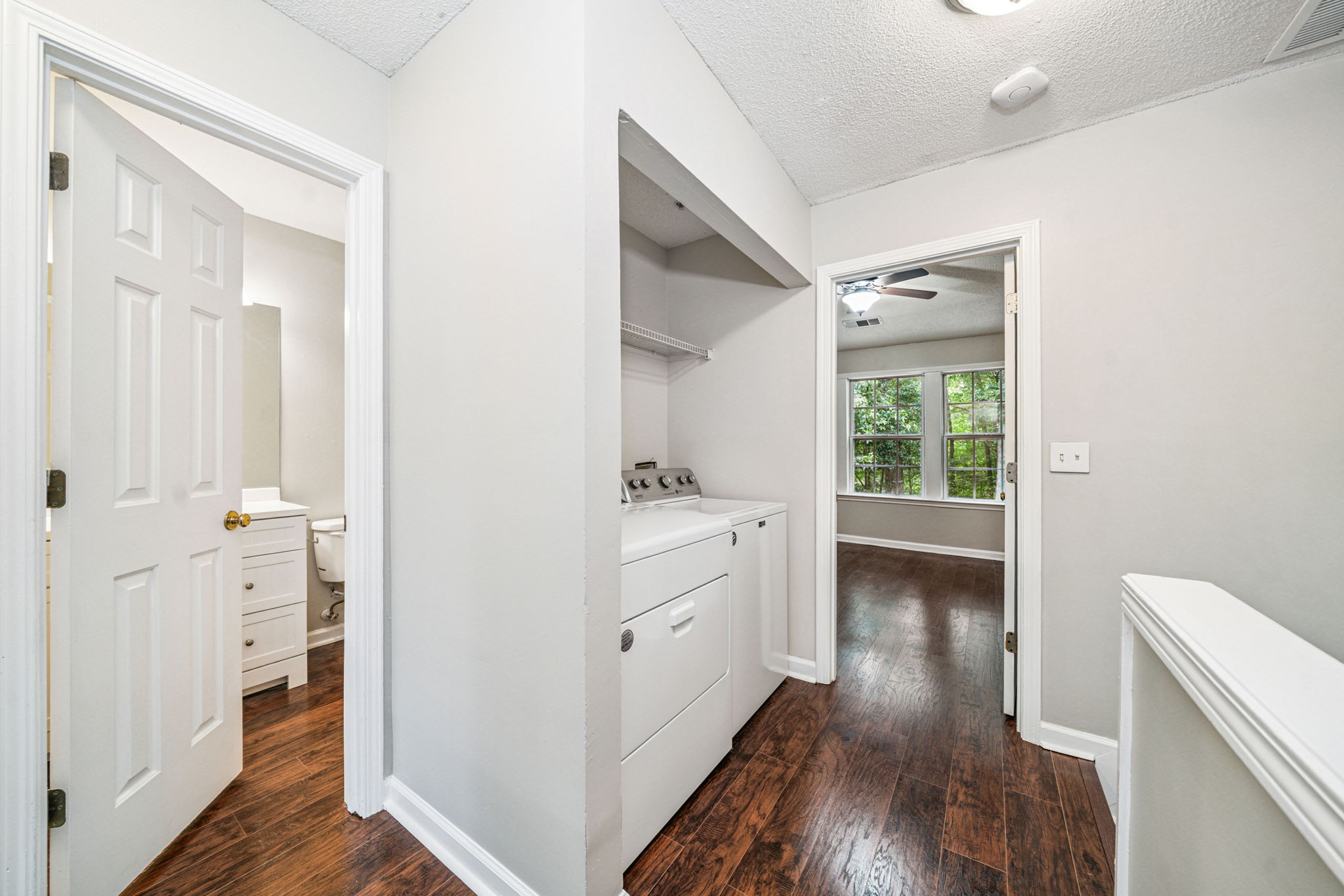 Hallway Full Bath