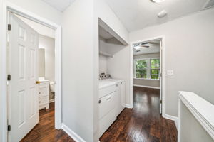 Hallway Full Bath