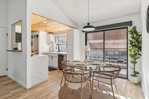 Lakeshore Dr-L0210-009.jpg
