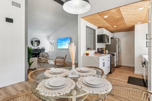 Lakeshore Dr-L0210-010.jpg