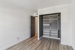 Lakeshore Dr-L0210-019.jpg
