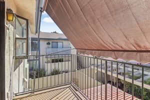 Lakeshore Dr-L0210-027.jpg
