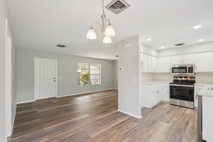 Lincoln Dr-S1810-019.jpg