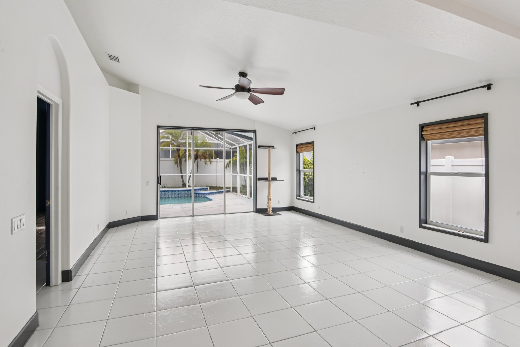 - 1266 Paradise Lake Dr-S1501-006.jpg