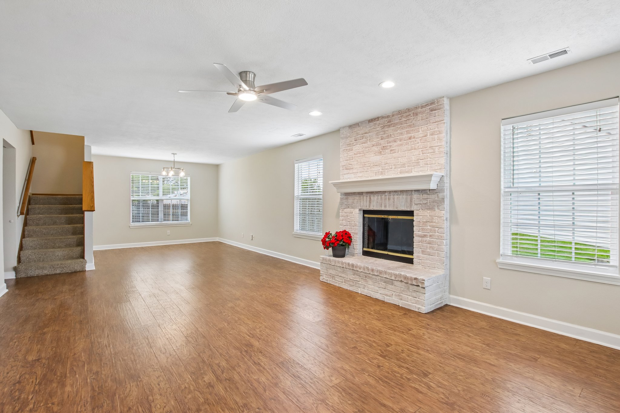 Mead Ct-S2106-007.jpg