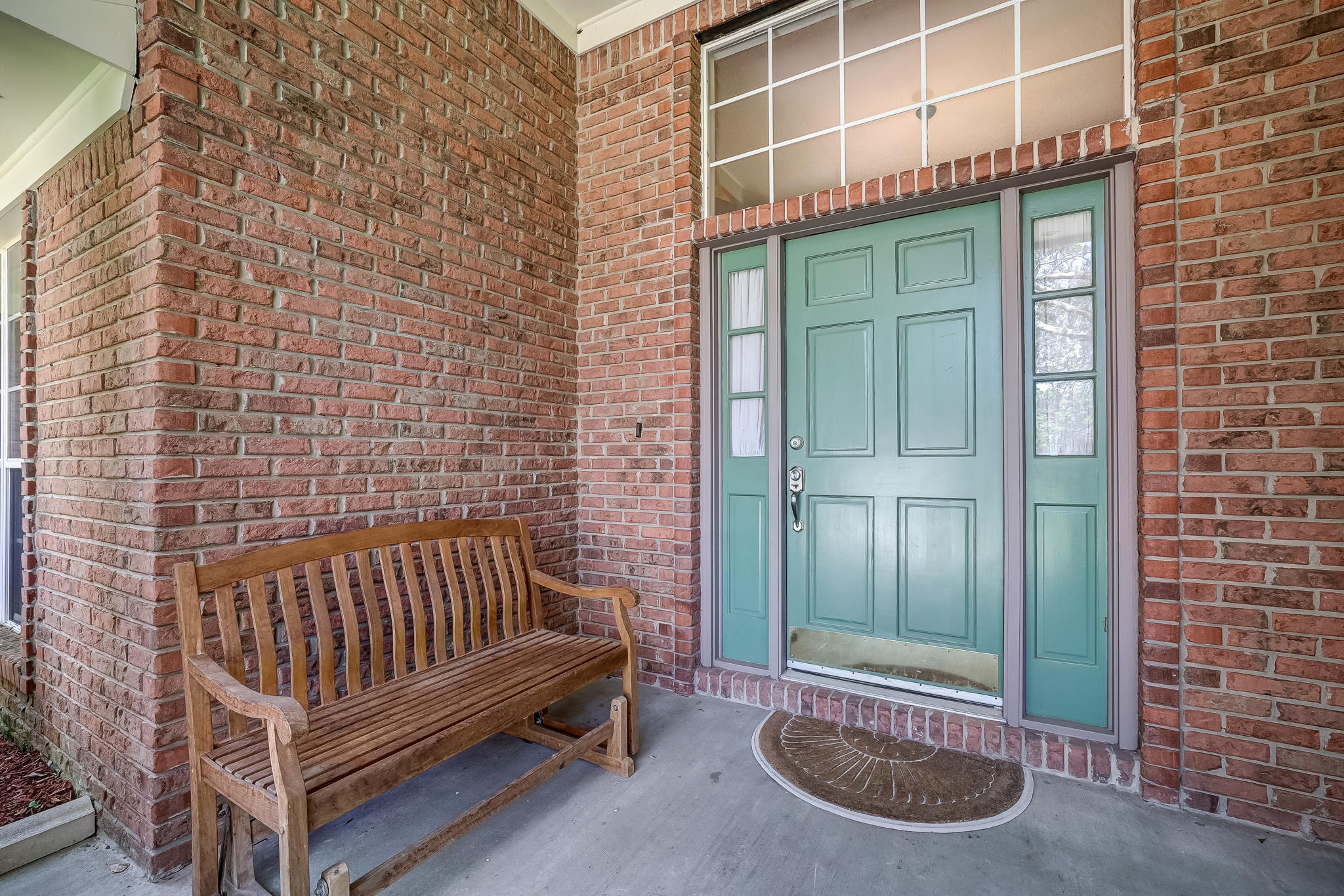 Front Porch/Entrance