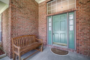 Front Porch/Entrance
