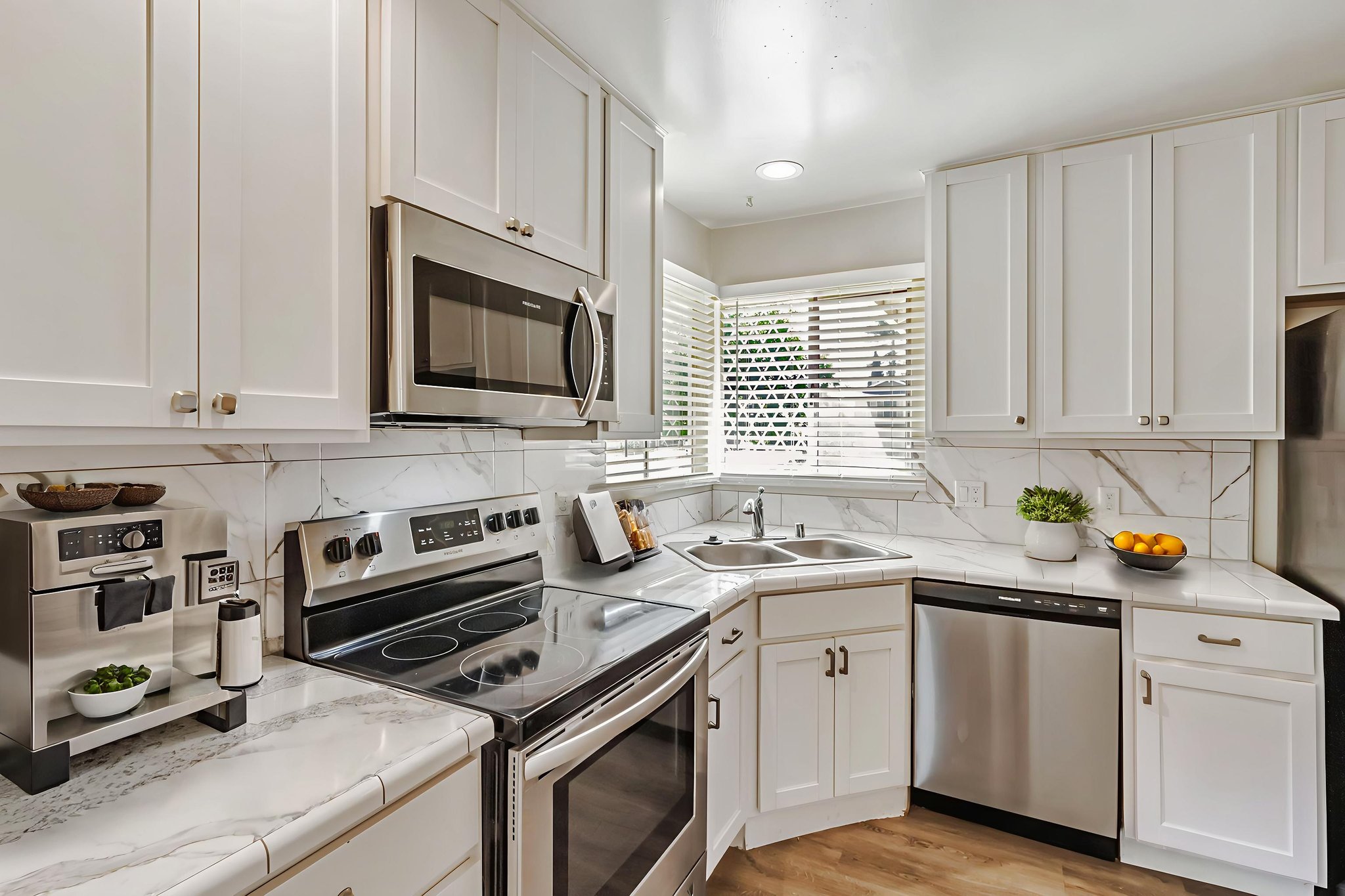 Kitchen_virtually staged.jpeg