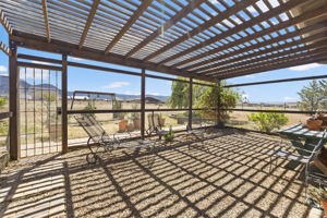 Screened Porch 2