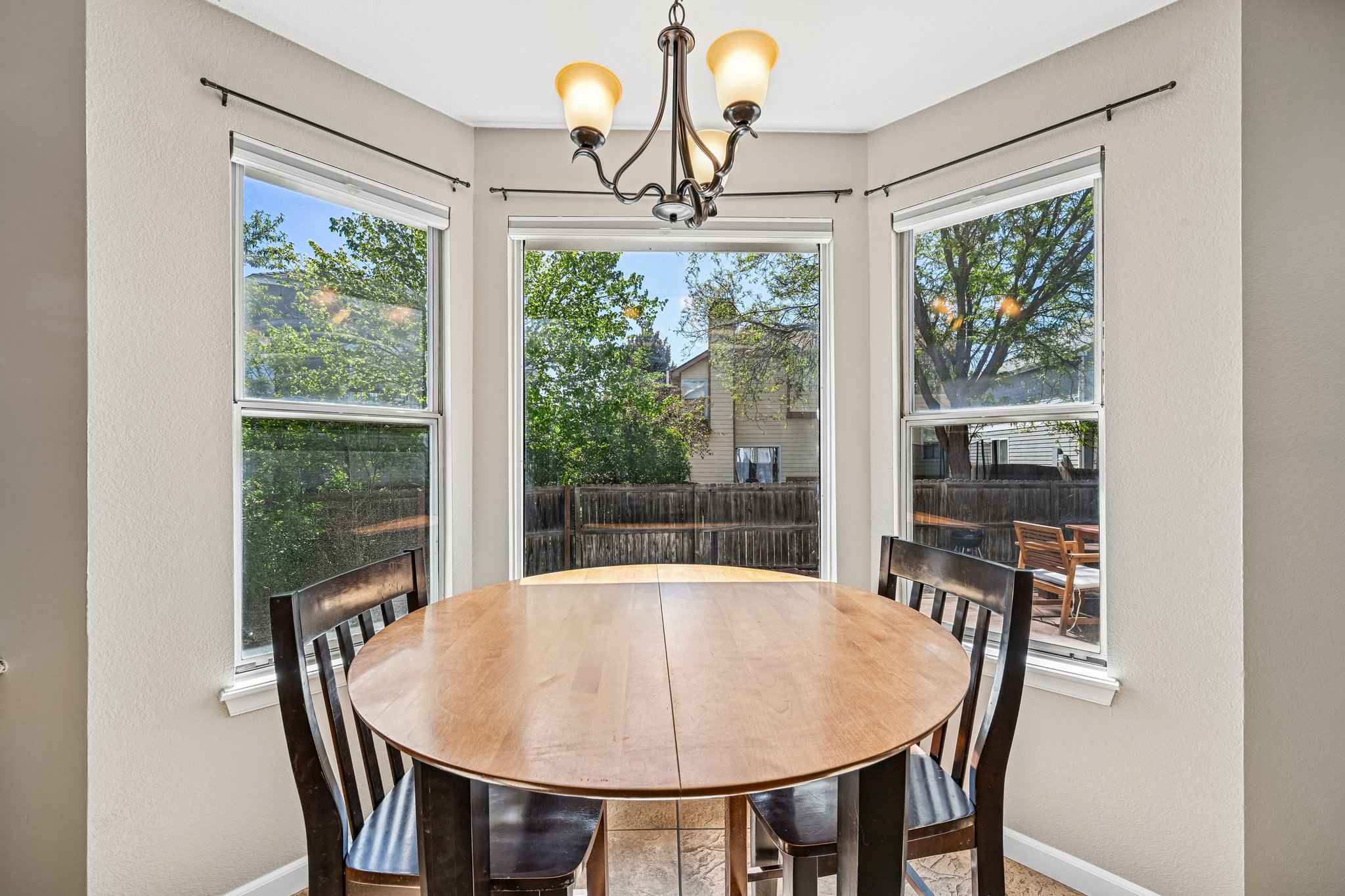 W 133rd Cir-S1005-014.jpg