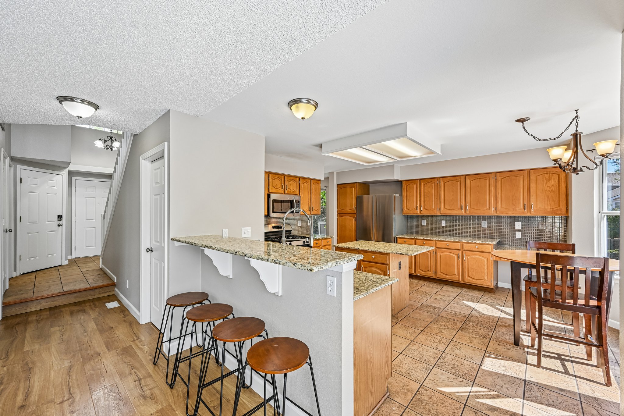 W 133rd Cir-S1005-016.jpg