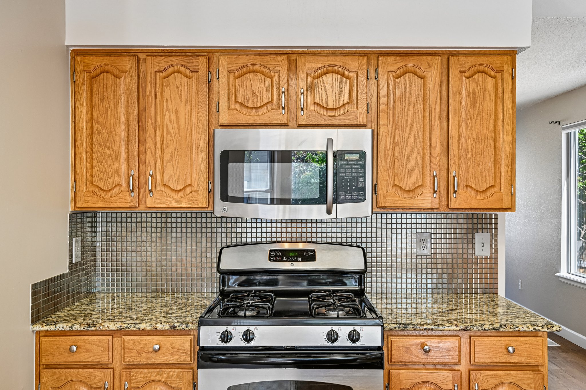 W 133rd Cir-S1005-020.jpg