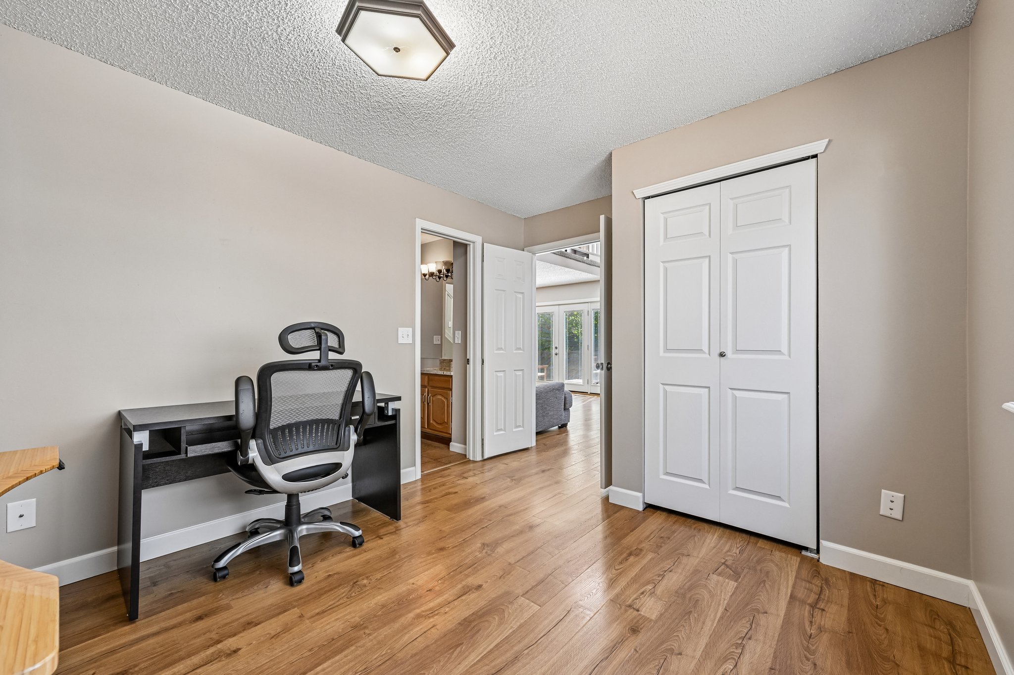 W 133rd Cir-S1005-028.jpg