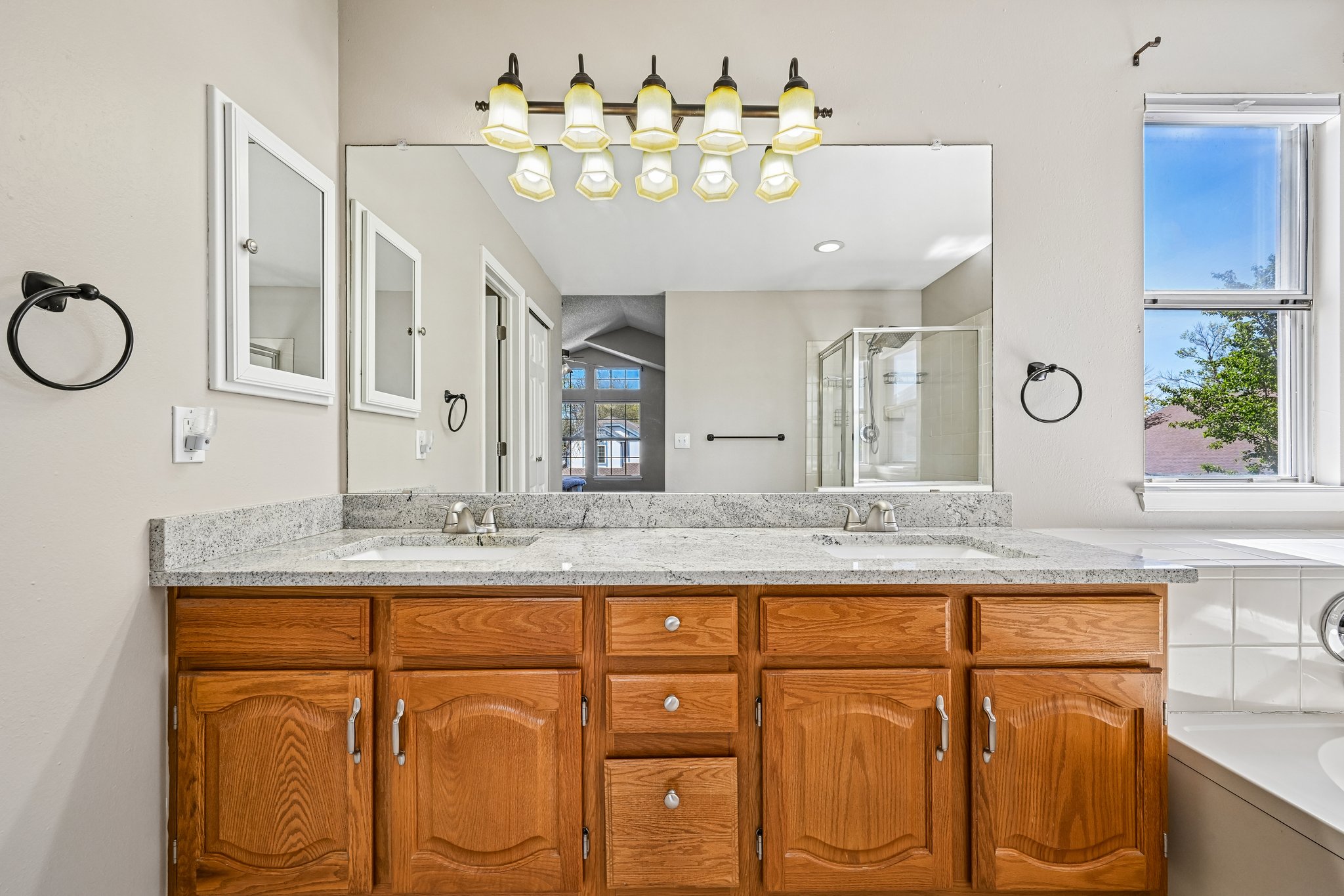 W 133rd Cir-S1005-038.jpg
