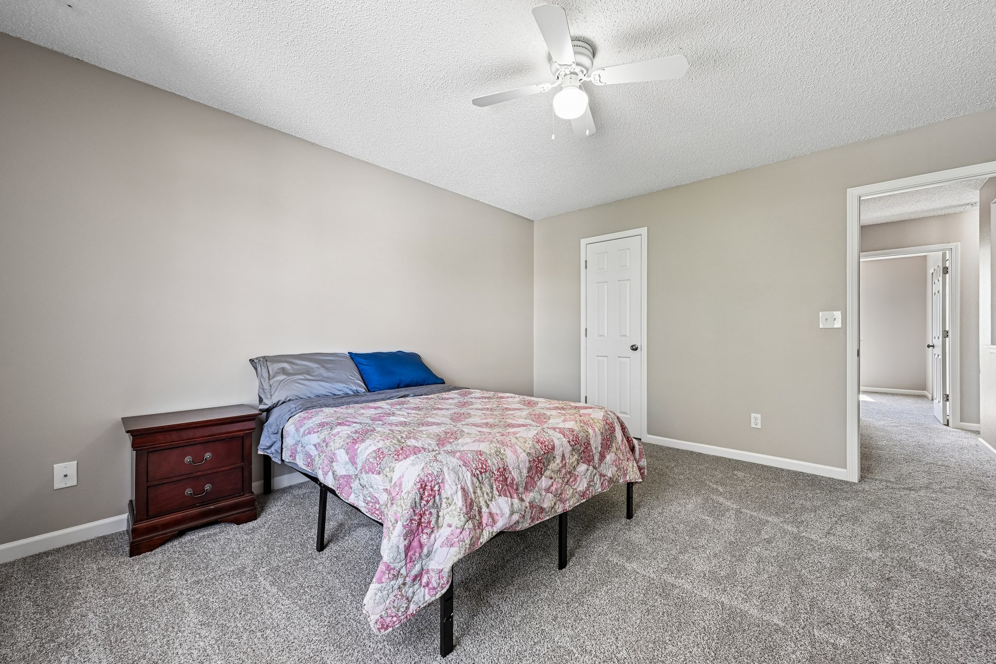 W 133rd Cir-S1005-044.jpg